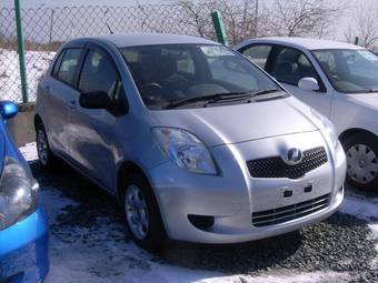 2005 Toyota Vitz Pictures