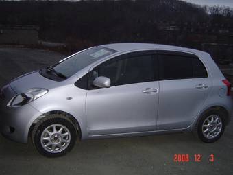 2005 Toyota Vitz Pictures