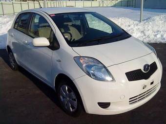 2005 Toyota Vitz Pictures