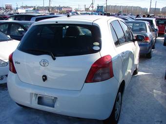 2005 Toyota Vitz Pics