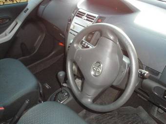 2005 Toyota Vitz Pictures
