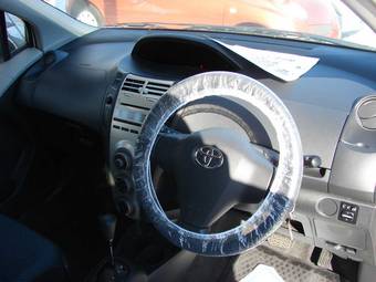 2005 Toyota Vitz Wallpapers