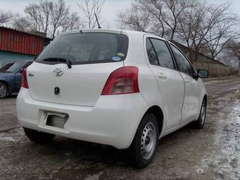 2005 Toyota Vitz Pictures