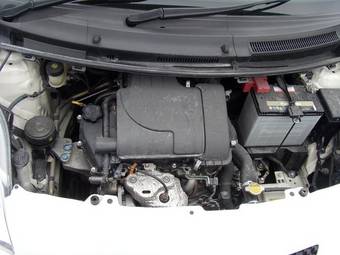 2005 Toyota Vitz Pictures
