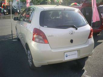 2005 Toyota Vitz Pictures