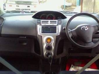 2005 Toyota Vitz Pictures