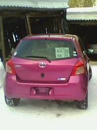 2005 Toyota Vitz Photos