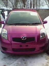 2005 Toyota Vitz Photos