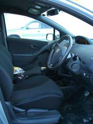 2005 Toyota Vitz Pictures