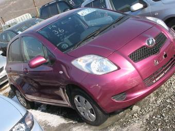 2005 Toyota Vitz Images