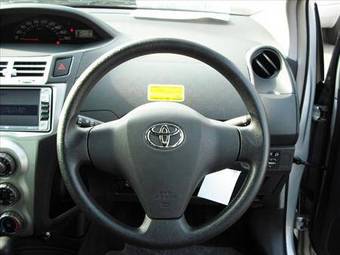 2005 Toyota Vitz Pictures