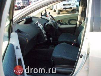 2005 Toyota Vitz Photos