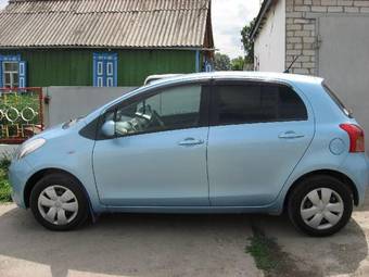 2005 Toyota Vitz Pictures