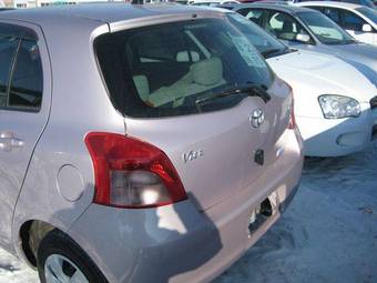 2005 Toyota Vitz Pictures