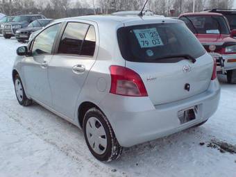 2005 Toyota Vitz Photos