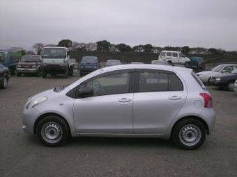 2005 Toyota Vitz Pics