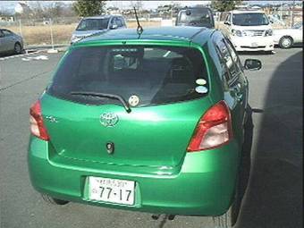 2005 Toyota Vitz Photos