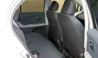 2005 Toyota Vitz Pictures
