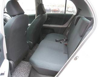 2005 Toyota Vitz Images