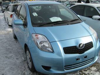 2005 Toyota Vitz Pictures