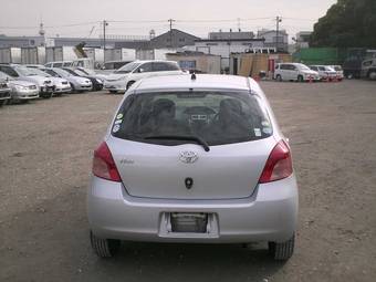 2005 Toyota Vitz Pictures