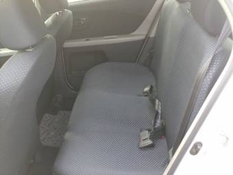 2005 Toyota Vitz Pictures