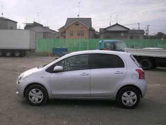 2005 Toyota Vitz Pictures