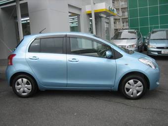 2005 Toyota Vitz Pictures