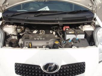 2005 Toyota Vitz Pictures