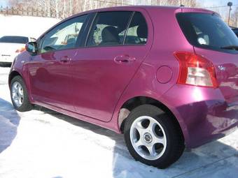 2005 Toyota Vitz Pictures