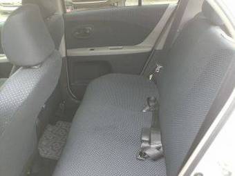 2005 Toyota Vitz Pics