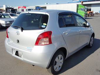 2005 Toyota Vitz Pictures