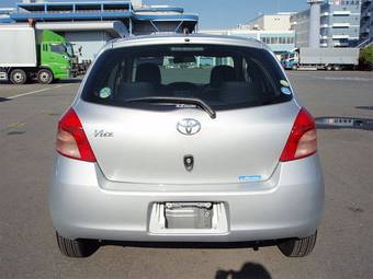 2005 Toyota Vitz Pictures