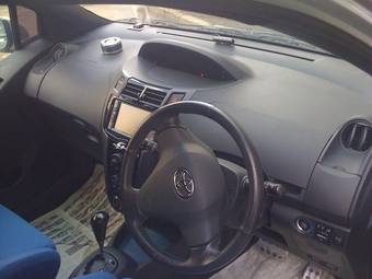 2005 Toyota Vitz Pictures