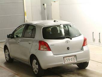 2005 Toyota Vitz Pictures