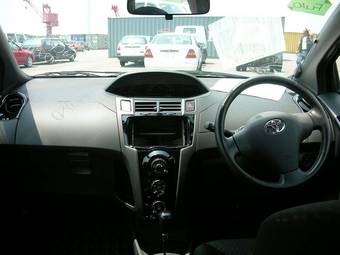 2005 Toyota Vitz Pictures