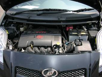 2005 Toyota Vitz Pictures