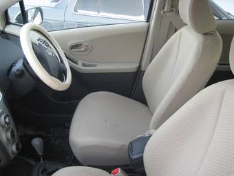 2005 Toyota Vitz Pictures