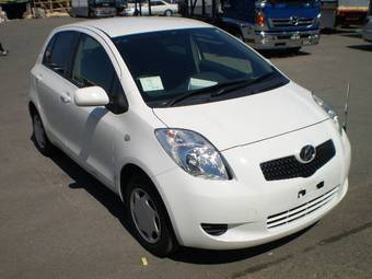 2005 Toyota Vitz Pictures