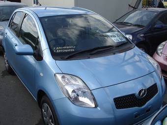 2005 Toyota Vitz Pics