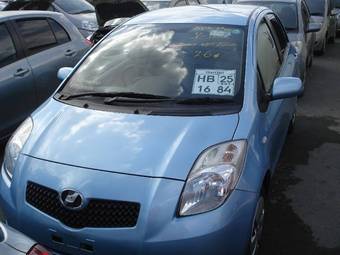 2005 Toyota Vitz Pictures