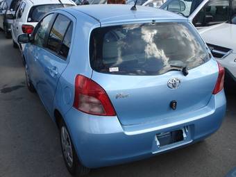 2005 Toyota Vitz Pictures