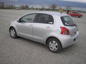 2005 Toyota Vitz Pictures