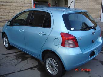 2005 Toyota Vitz Pictures
