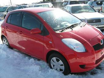 2005 Toyota Vitz Pictures
