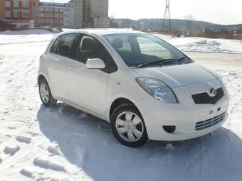 2005 Toyota Vitz Pictures