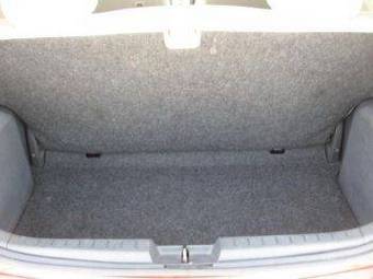 2005 Toyota Vitz Pictures