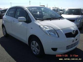 2005 Toyota Vitz Photos