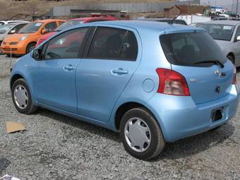 2005 Toyota Vitz Photos