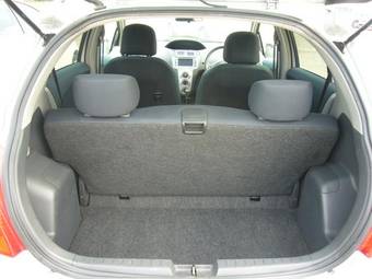 2005 Toyota Vitz Pictures